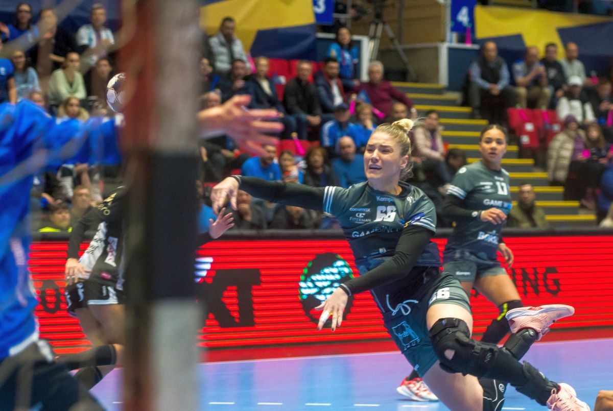 CSM București - Vipers, regal în „Polivalentă”