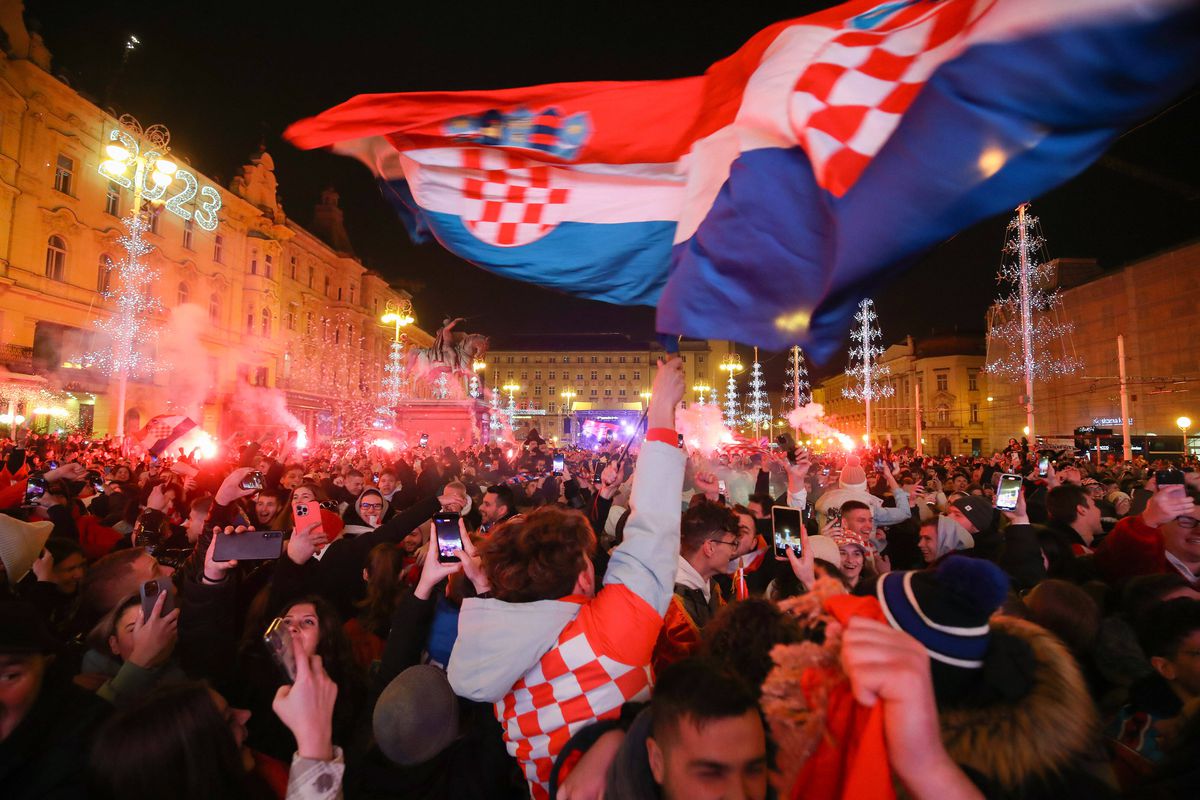 Fanii croați au sărbătorit la Zagreb