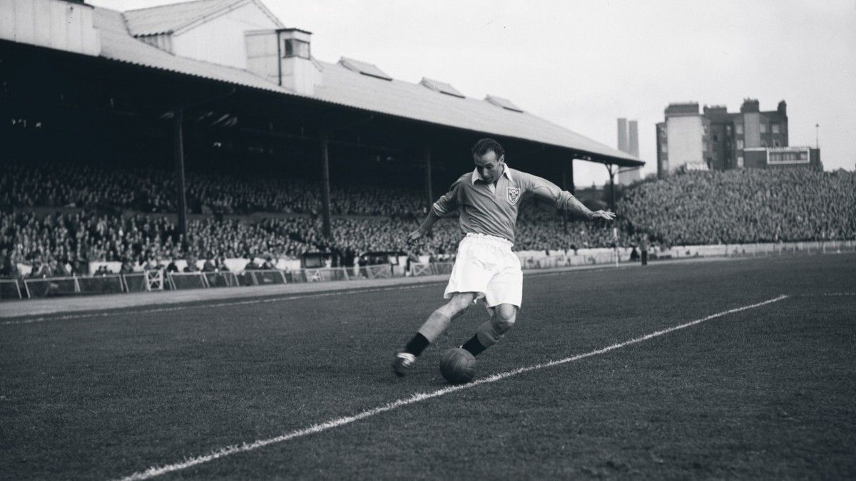 66 de ani de la decernarea primului „Balon de Aur” » Alegerea care a scandalizat Europa: avea 42 de ani și avusese niște cifre penibile!