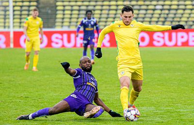 A „tunat” la microfon, după rușinea de astăzi din Superliga: „Să nu aud că vă considerați fotbaliști! În iarnă luăm măsuri”