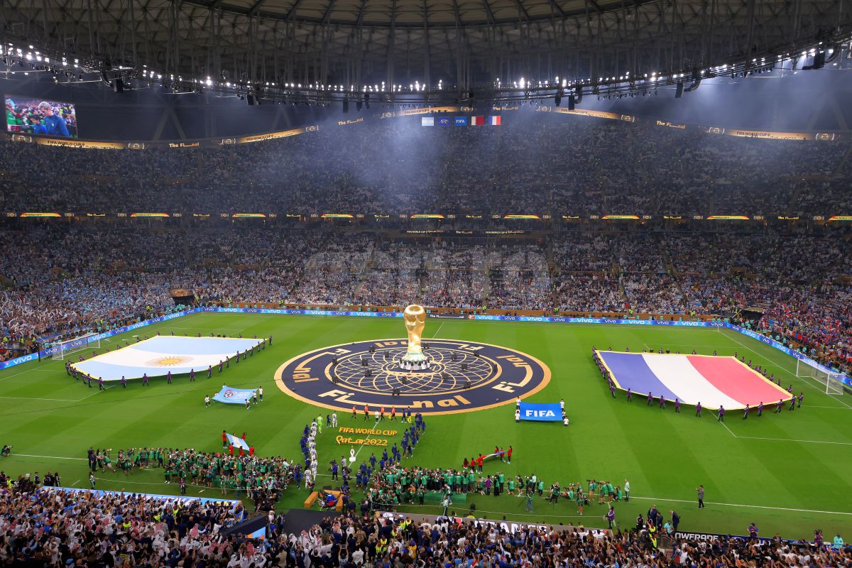 Reacția presei franceze, după ce Mbappe a fost doborât de Messi în finală + titluri din Argentina