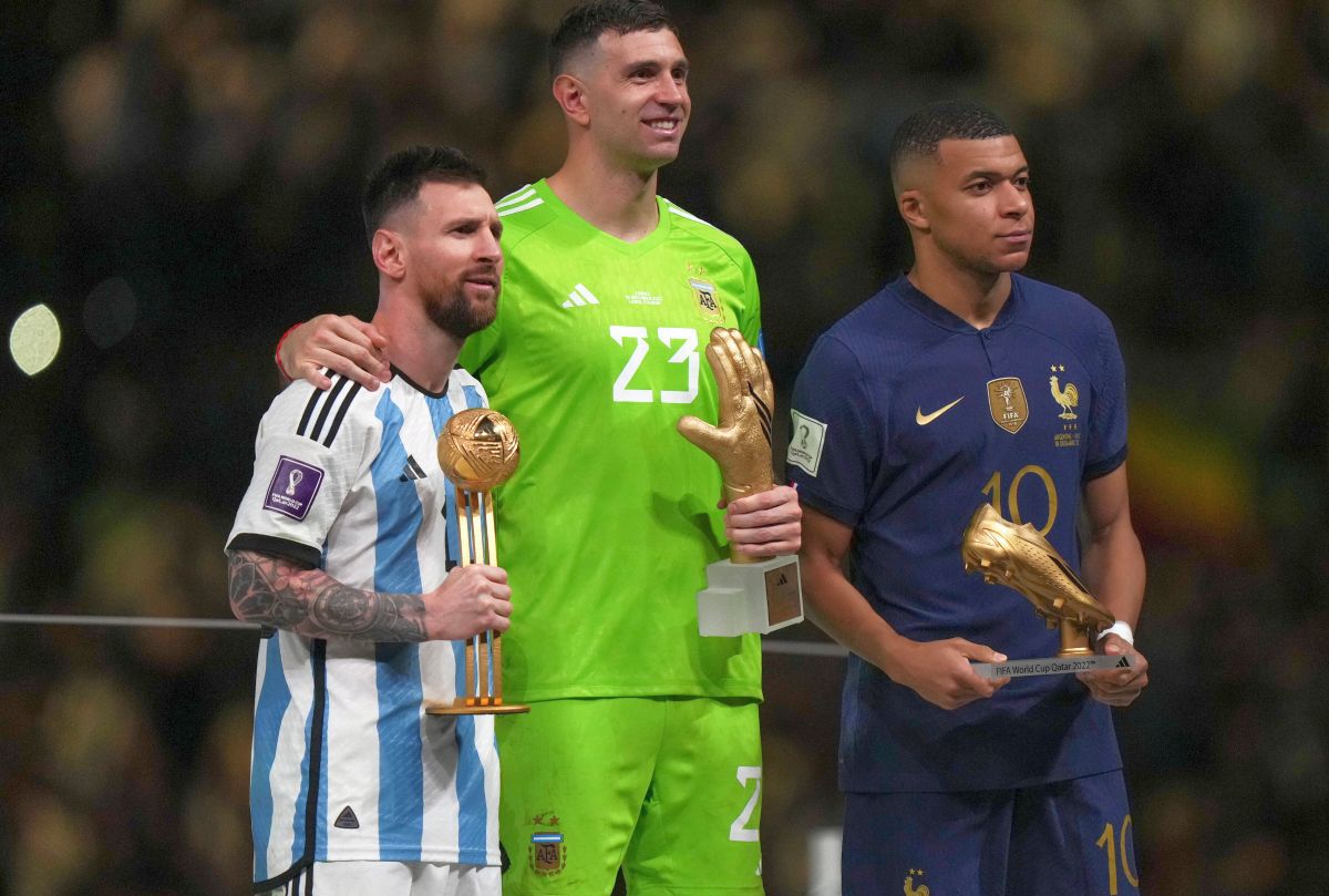 Reacția presei franceze, după ce Mbappe a fost doborât de Messi în finală + titluri din Argentina