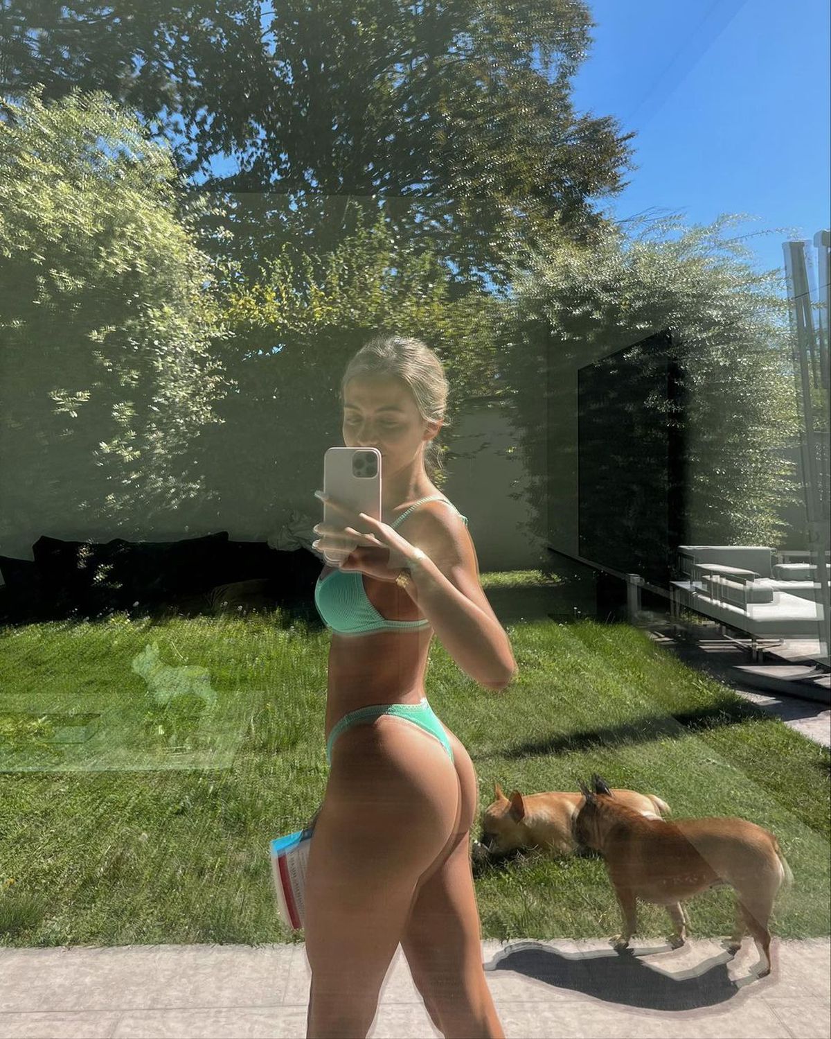 Și-a luat în brațe iubita după victoria cu Argentina, dar ce i-a spus a lăsat-o mască pe femeie: „Aveam grijă de el ca de un bebeluș”