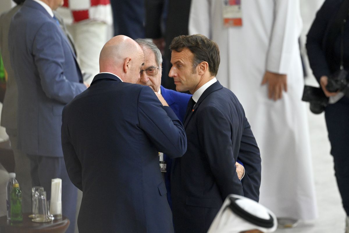 Vedete pe metru pătrat la „oficiala” de pe „Lusail”: Zlatan urmărește meciul alături de Macron, Djokovic și Al-Khelaifi