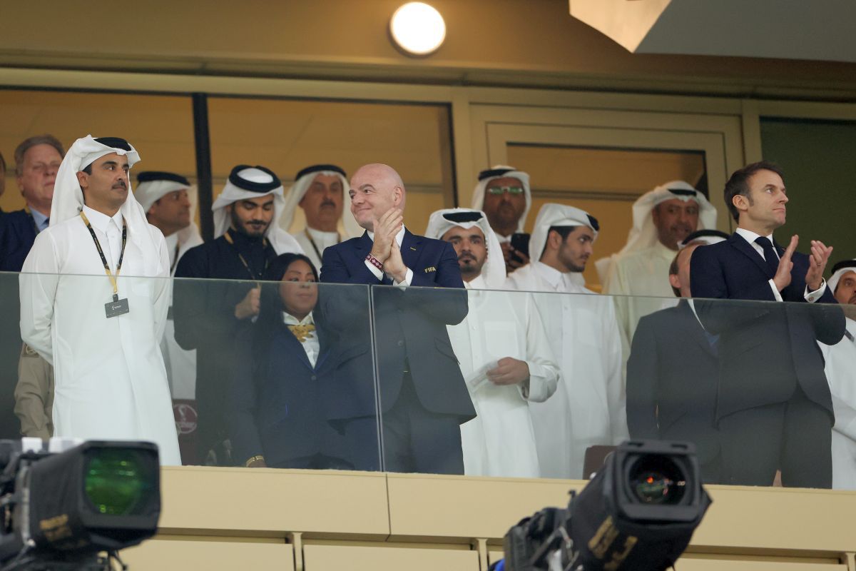 „Regele”, „Djoker”, președintele » Vedete pe metru pătrat la „oficiala” de pe „Lusail”: cine a apărut lângă Macron