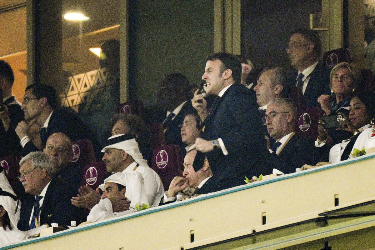 Macron, înainte și după golul lui Mbappe din Argentina - Franța / FOTO: Imago