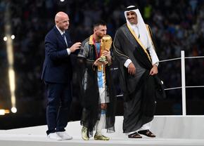 Dezgustat de cum a apărut Messi la festivitatea de premiere de la CM: „Poza istoriei în fantomă? Maradona n-ar fi acceptat așa ceva!”