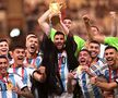Leo Messi, show în vestiar » A dansat cu trofeul Cupei Mondiale în brațe: „E tot ce îmi lipsea”
