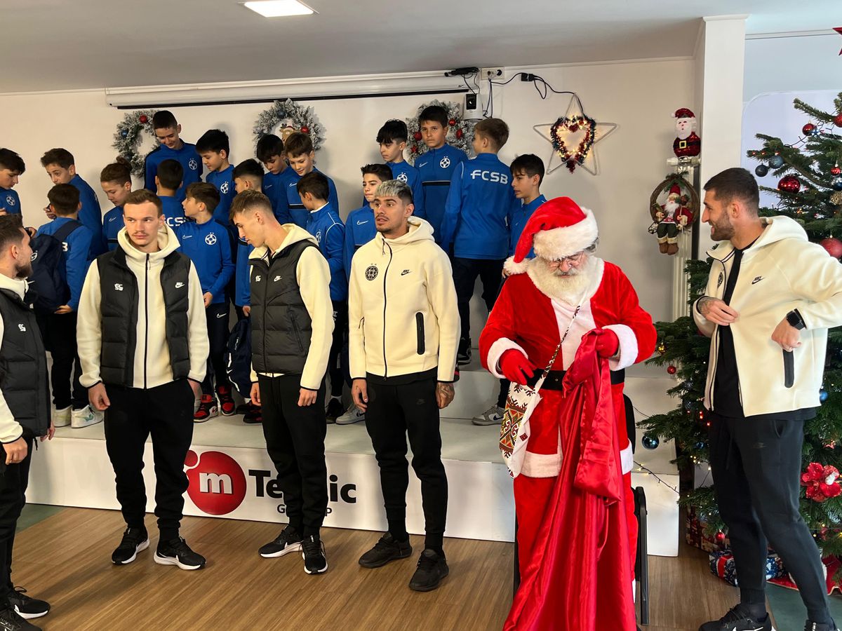 Moș Crăciun a avut ajutoare speciale » Coman, Tavi Popescu & Băluță au împărțit cadouri la baza FCSB