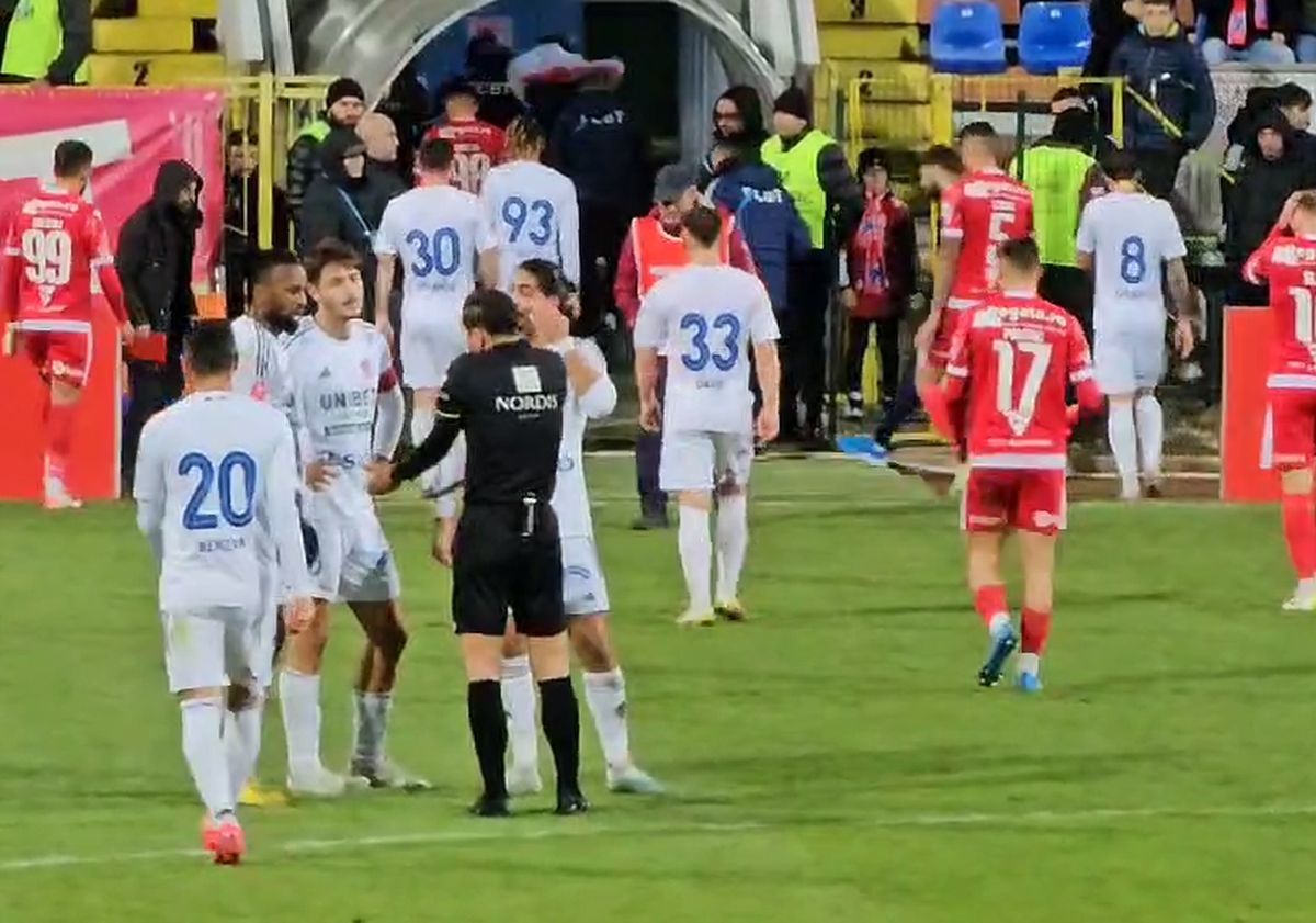 Colțescu a comis-o și în Botoșani - Dinamo » Un penalty clar ignorat și o fază controversată în celălalt careu: „Hoților!”
