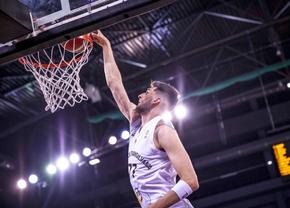 Povestea spectaculoasă a fiului antrenorului de la Dinamo » Joacă baschet în SUA, dar și-a descoperit total întâmplător vocația: până la 13 ani, a făcut alt sport!