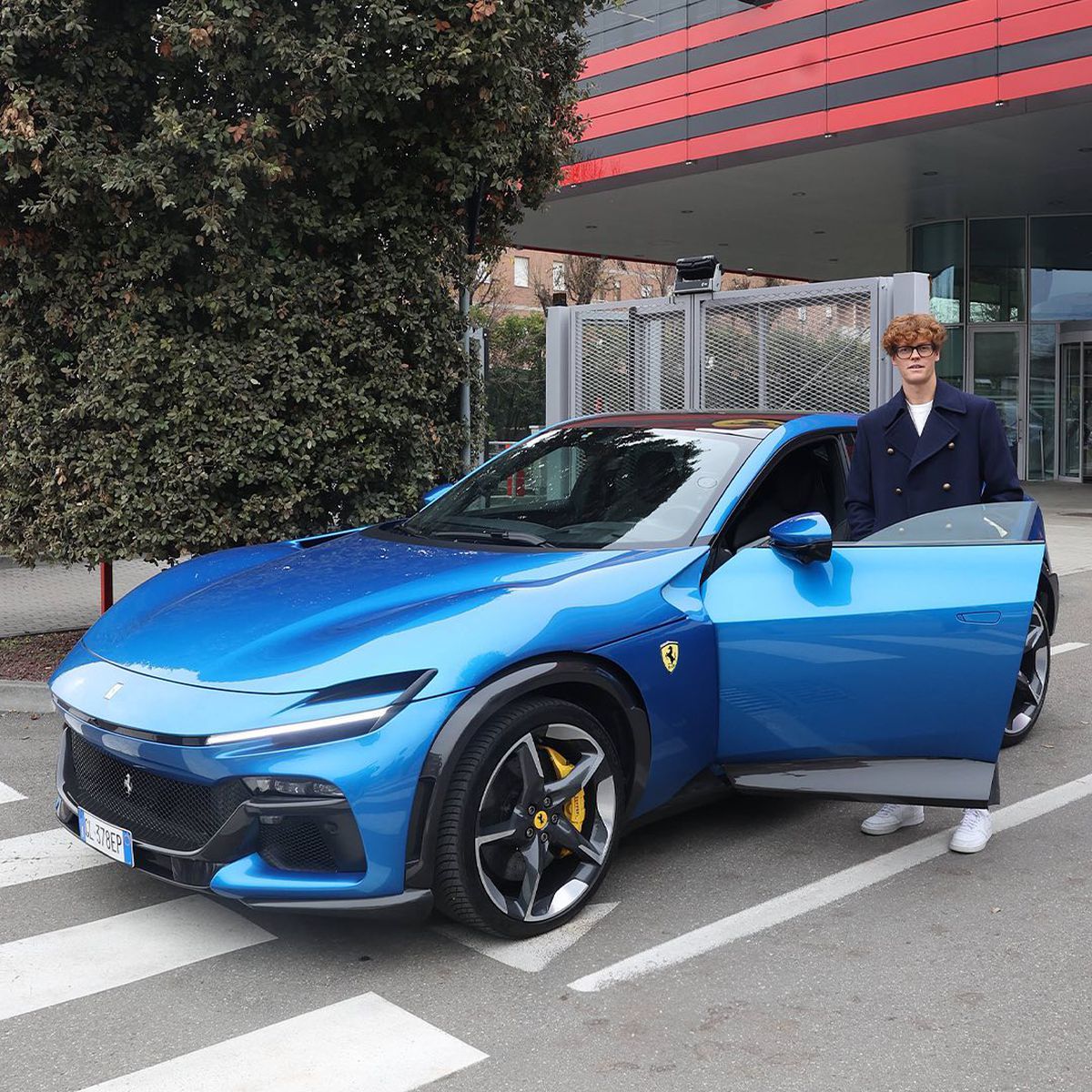 Jannik Sinner și-a îndeplinit un vis: a făcut câteva tururi la volanul unui Ferrari » „A fost ceva emoționant”