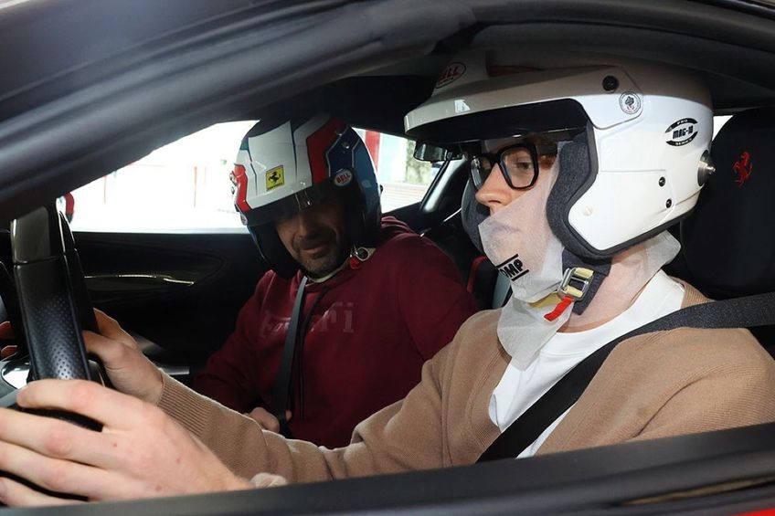 Jannik Sinner la volanul unui Ferrari Foto Instagram