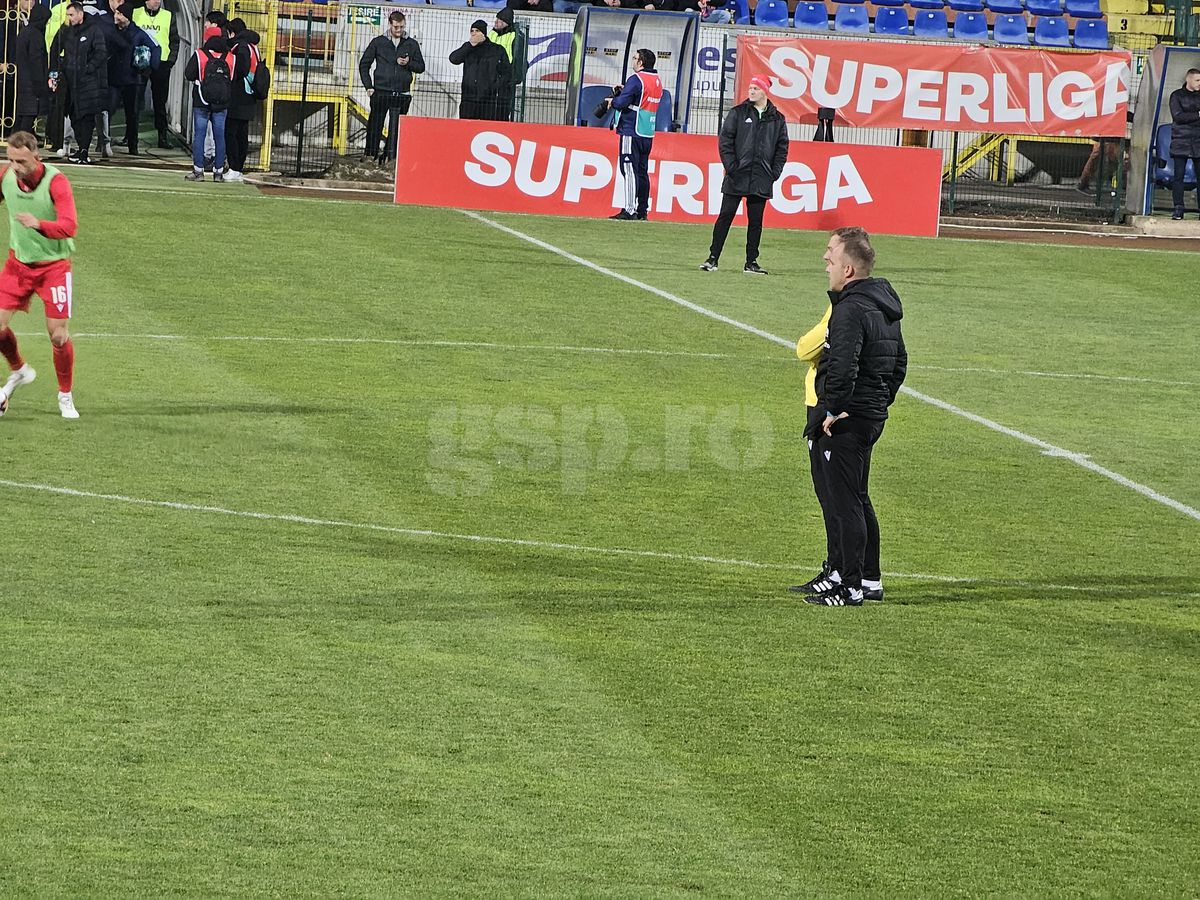 Omul lui Kopic se implică tot mai mult la Dinamo » Detaliul surprins de GSP la meciul cu Botoșani