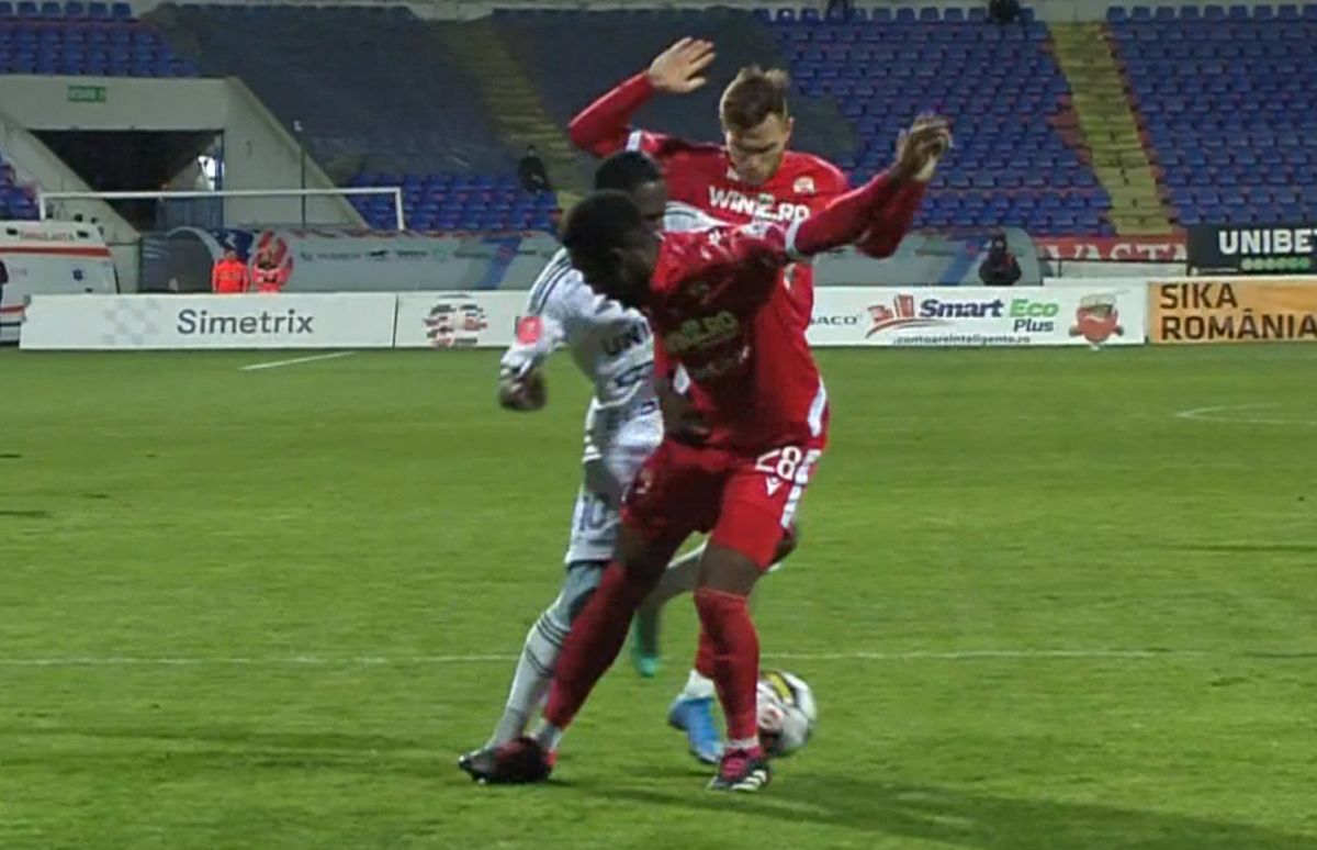 Colțescu a comis-o și în Botoșani - Dinamo » Un penalty clar ignorat și o fază controversată în celălalt careu: „Hoților!”