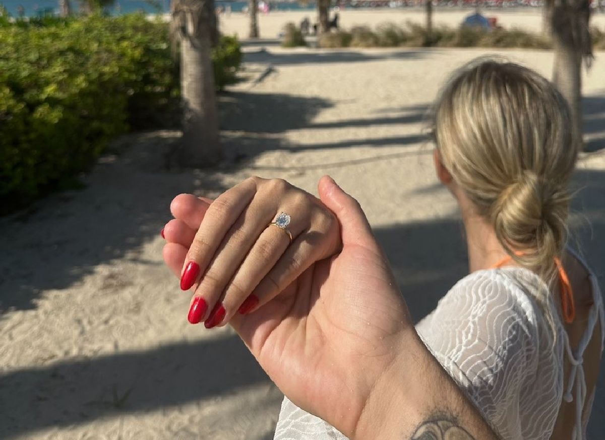 Talentul pierdut gratis de Dinamo, un romantic incurabil » La 20 de ani, și-a cerut iubita în căsătorie pe plajă, în Dubai
