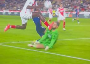 Accidentare HORROR suferită de Gianluigi Donnarumma » Adversarul l-a lovit cu talpa direct în figură, dar n-a primit niciun avertisment!