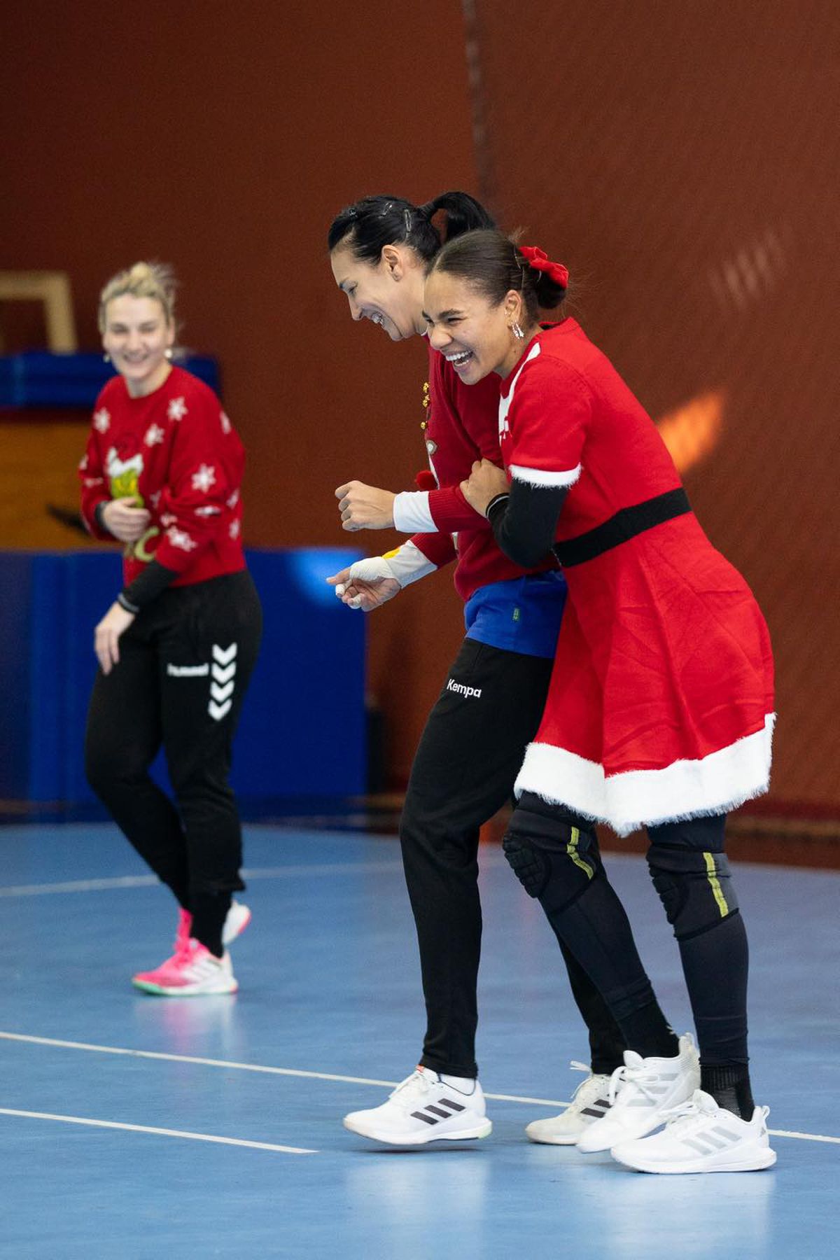 Tot plajă, alt continent » Unde își petrece Omoregie ultimele zile înainte de revenirea la CSM București