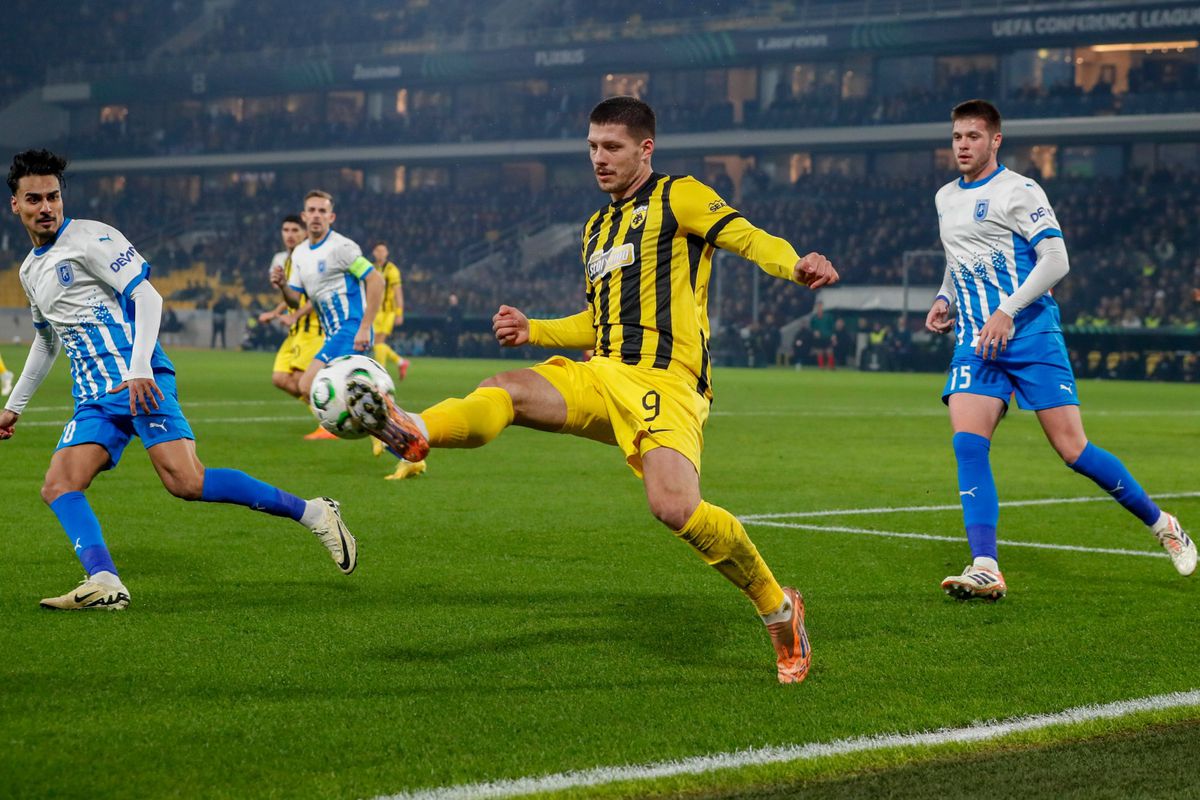 Oficialul din Bănie, prima reacție după AEK Atena - Craiova: „A arătat că e depășit”