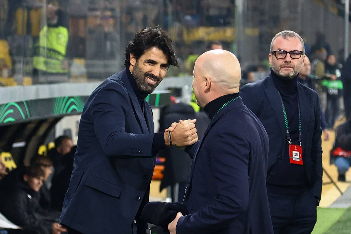 Oltenii acuză: „Ne așteptam să tragă arbitrul cu ei” » Imagine cruntă din vestiar