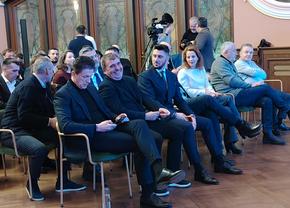 Farul și-a lansat programul de socios, Gică Popescu a dat detalii din spatele ușilor închise: „E pe biroul domnului Bolojan!”