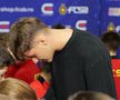 Jucătorii de la FCSB au oferit cadouri copiilor // FOTO: Andrei Furnigă (GSP)
