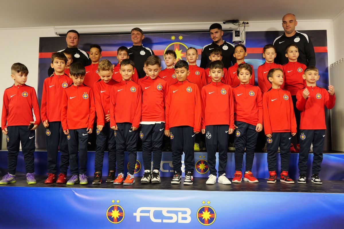 Jucătorii de la FCSB, ajutoarele Moșului pentru copiii din Academie » Pantea a luat microfonul GSP și l-a întrebat pe Lixandru: „Ce v-ați dori de Crăciun?”