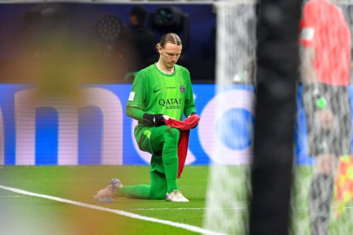 FOTO Imagini cum nu s-au mai văzut! Unde a ținut eroul lui PSG „fițuica” după care și-a „citit” adversarii la loviturile de departajare