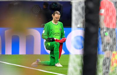 Imagini cum nu s-au mai văzut! Unde a ținut eroul lui PSG „fițuica” după care și-a „citit” adversarii la loviturile de departajare