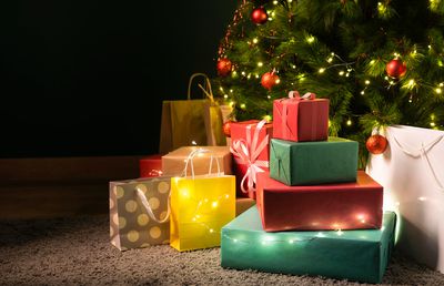 Comanzi online și pui direct sub brad! Cadouri de Crăciun de la Notino pentru toată familia