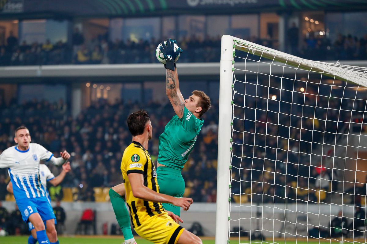 AEK Atena - Universitatea Craiova