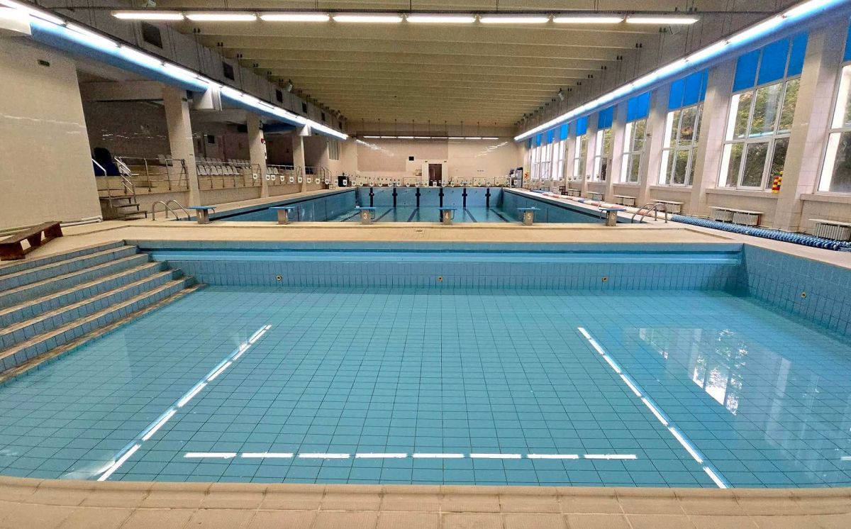 Încă o grozăvie în sportul românesc: țintă pentru „rechinii” imobiliari! » Bazinul din Palatul Copiilor a fost închis, copiii fac cursuri TEORETICE de înot!