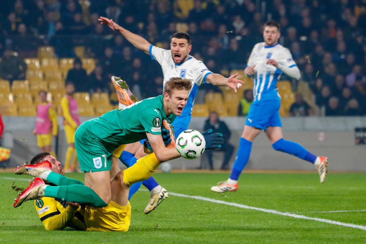 Oficialul din Bănie, prima reacție după AEK Atena - Craiova: „A arătat că e depășit”