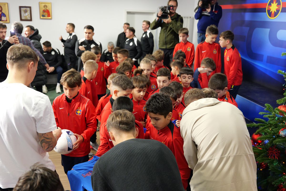 Jucătorii de la FCSB, ajutoarele Moșului pentru copiii din Academie » Pantea a luat microfonul GSP și l-a întrebat pe Lixandru: „Ce v-ați dori de Crăciun?”