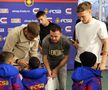 Jucătorii de la FCSB au oferit cadouri copiilor // FOTO: Andrei Furnigă (GSP)