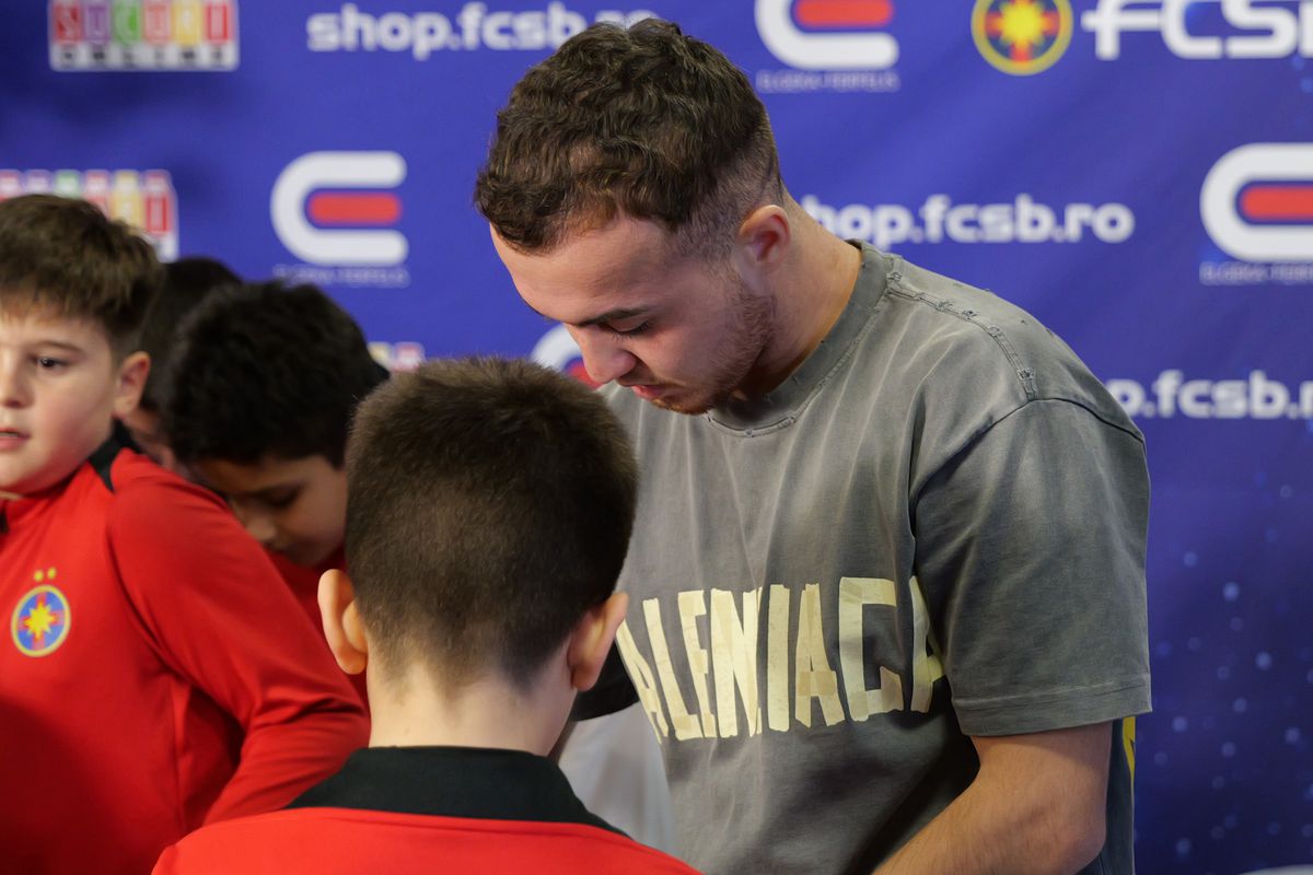 Jucătorii de la FCSB, ajutoarele Moșului pentru copiii din Academie » Pantea a luat microfonul GSP și l-a întrebat pe Lixandru: „Ce v-ați dori de Crăciun?”