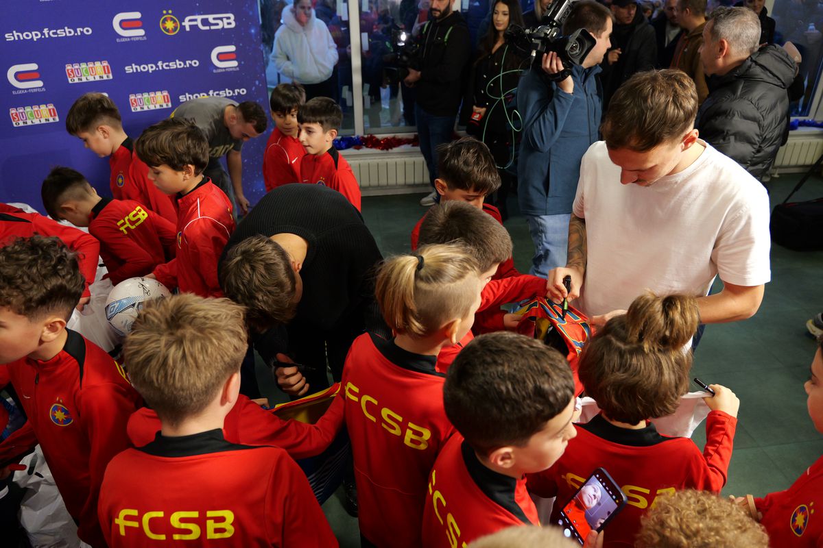 Jucătorii de la FCSB, ajutoarele Moșului pentru copiii din Academie » Pantea a luat microfonul GSP și l-a întrebat pe Lixandru: „Ce v-ați dori de Crăciun?”