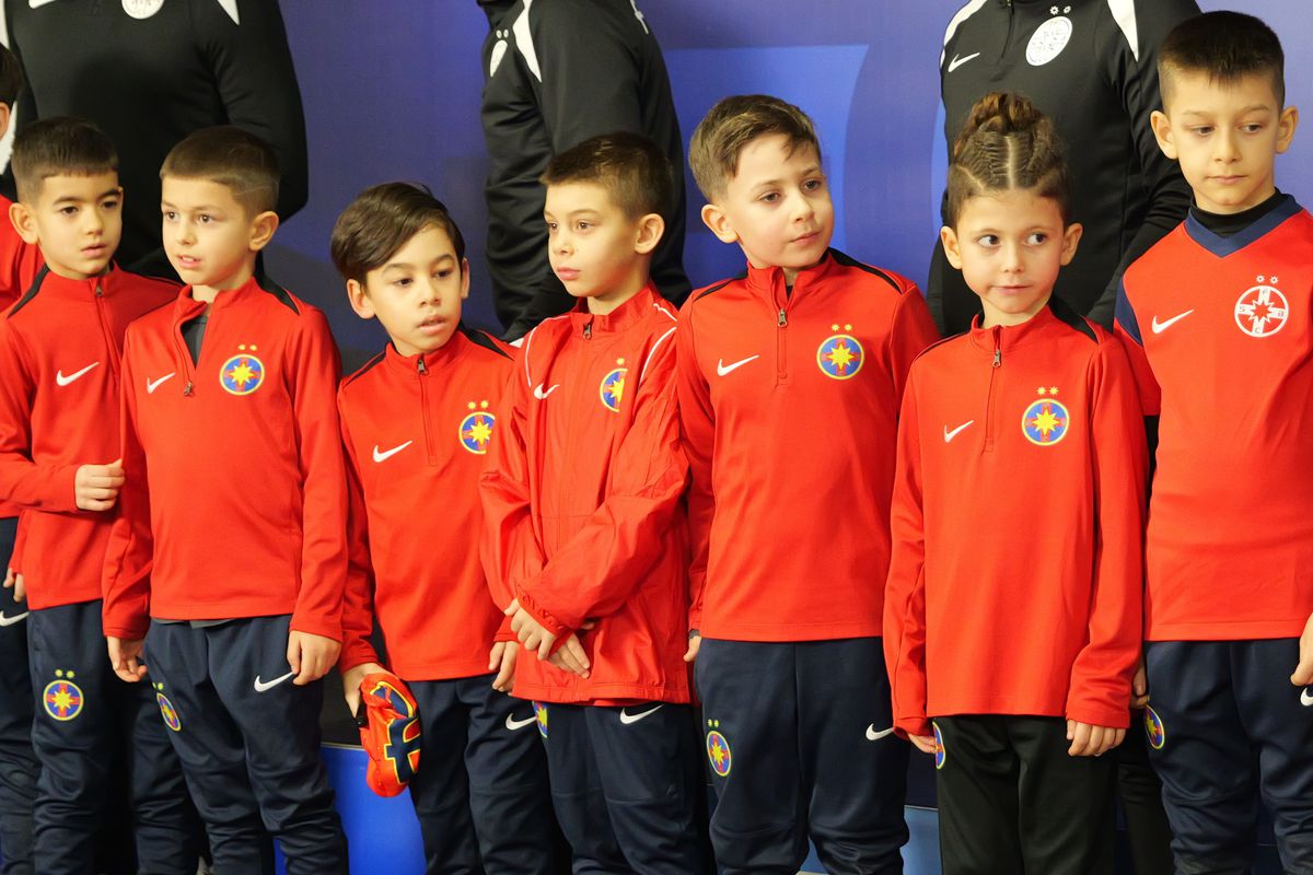 Jucătorii de la FCSB au oferit cadouri copiilor