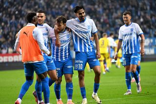 „Crescut într-un orfelinat, a devenit liderul echipei” » Detaliul adus în prim-plan de greci înaintea meciului de foc AEK Atena - Universitatea Craiova