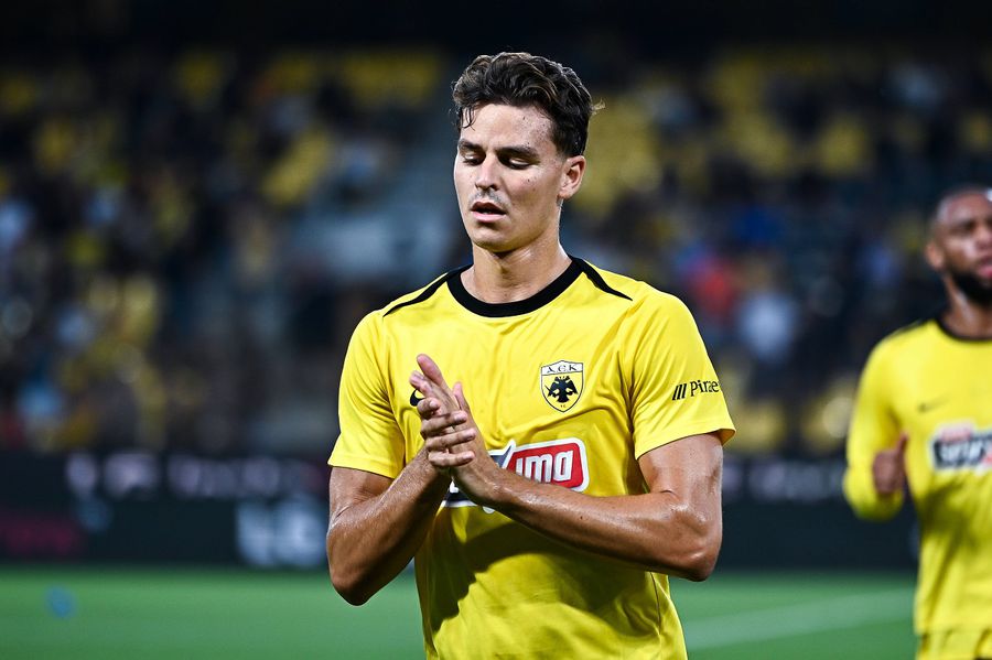 Filipe Relvas va fi în echipa de start în meciul AEK Atena - Universitatea Craiova. Foto: Imago Veste nesperată pentru AEK Atena » S-a recuperat „miraculos” pentru meciul cu Universitatea Craiova