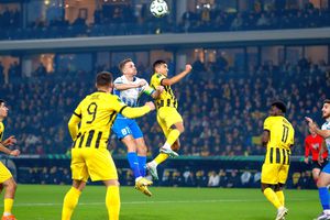 AEK Atena - Universitatea Craiova, pentru calificarea în primăvara Conference » Baiaram deschide scorul! Avalanșă de ocazii pentru olteni