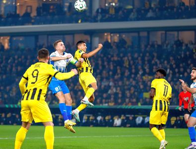 Ce scriu grecii, după finalul ireal din AEK Atena - Universitatea Craiova: „Cadou minunat!”