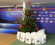 Jucătorii de la FCSB au oferit cadouri copiilor // FOTO: Andrei Furnigă (GSP)