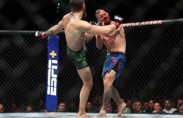 CONOR MCGREGOR SUPREM // VIDEO Conor McGregor, victorie BRUTALĂ la revenire! Și-a învins adversarul cu 20 de pumni în 40 de secunde: l-a lovit și cu umărul!