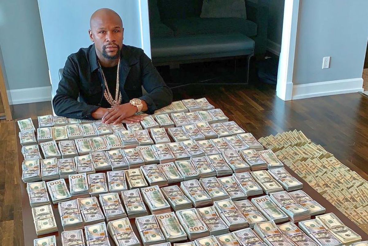 Floyd Mayweather îi provoacă pe Conor McGregor și pe Khabib Nurmagomedov!