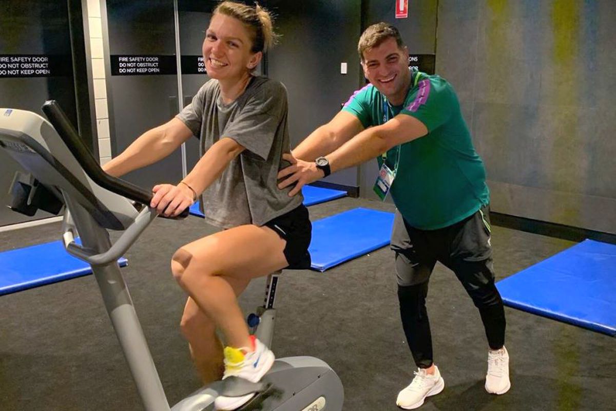 SIMONA HALEP LA AUSTRALIAN OPEN // FOTO Simona Halep, antrenament cu Toni Iuruc! Dezvăluie dificultățile pe care le are: „Nu e ușor pentru mine!”