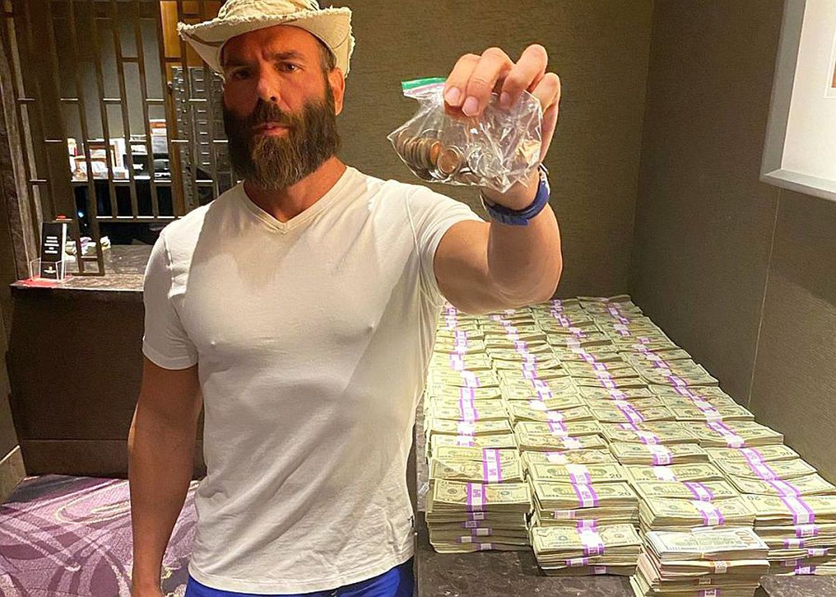 VIDEO Dan Bilzerian a pus o sumă EXORBITANTĂ la pariuri pe McGregor - Cerrone! Ce a urmat