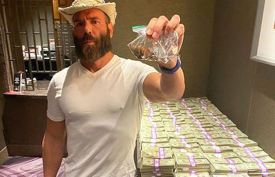 VIDEO Dan Bilzerian a pus o sumă EXORBITANTĂ la pariuri pe McGregor - Cerrone! Ce a urmat
