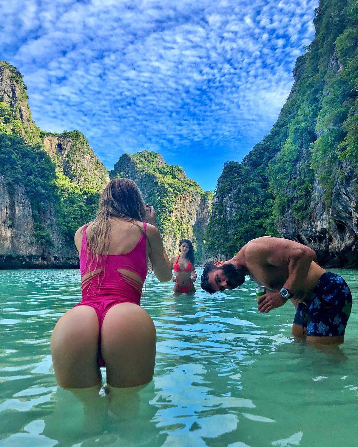 VIDEO Dan Bilzerian a pus o sumă EXORBITANTĂ la pariuri pe McGregor - Cerrone! Ce a urmat