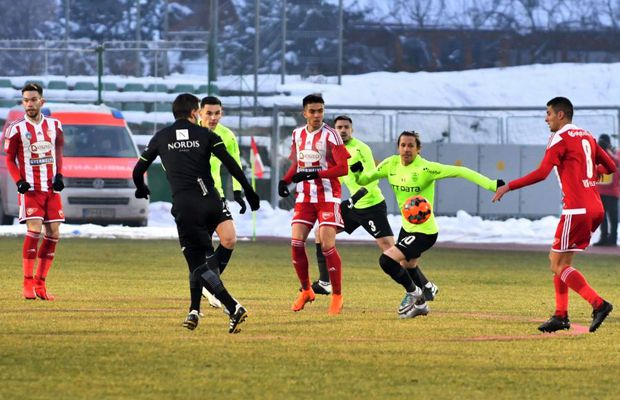 Frigul a dat peste cap fotbalul românesc: „Îți crapă plămânii! Oamenii care conduc Federația n-au nicio treabă”